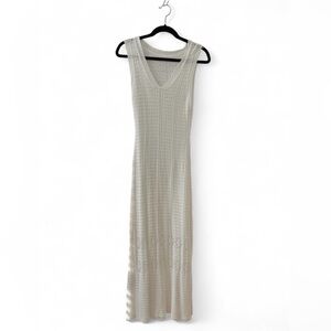 Sleeveless Knit V-Neck Maxi Dress